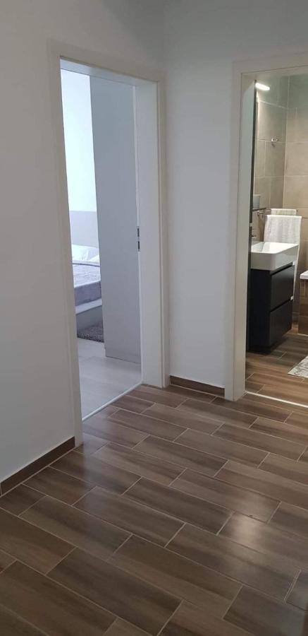 Apartament Modern Ioan Popasu Appartamento Braşov Esterno foto
