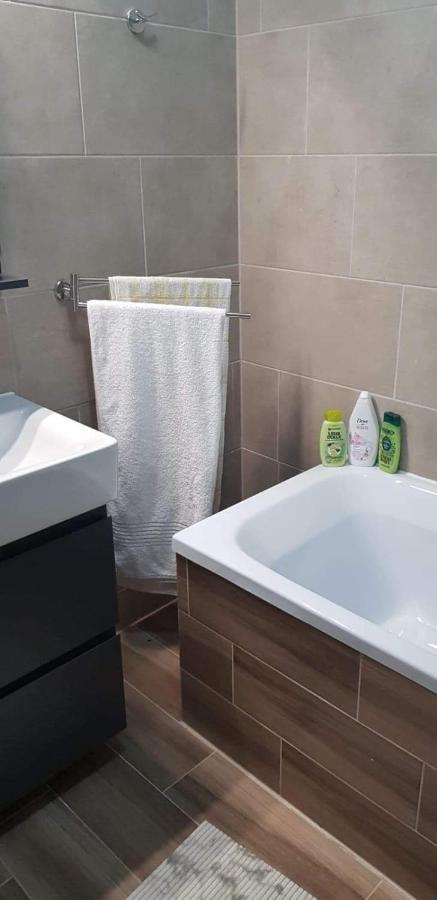 Apartament Modern Ioan Popasu Appartamento Braşov Esterno foto